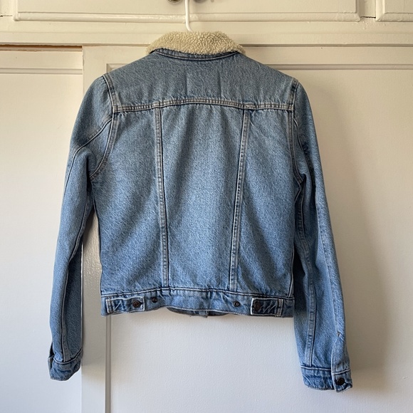 Levi's Original Sherpa Trucker Jacket - Picture 4 of 12